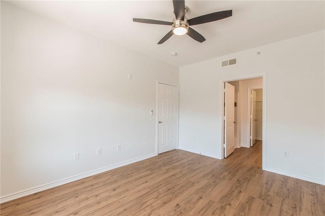 3102 Kings Road 2304