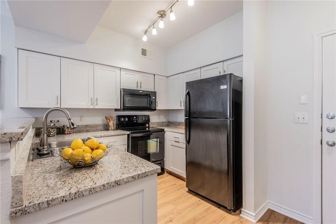 3102 Kings Road 2304