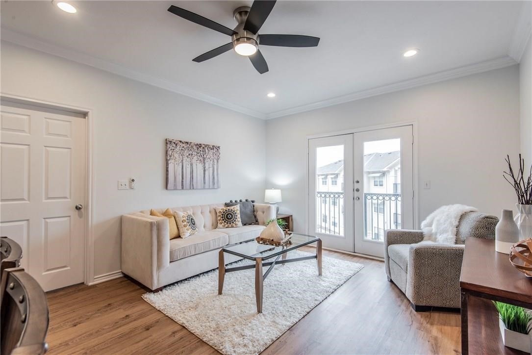 3102 Kings Road 2304