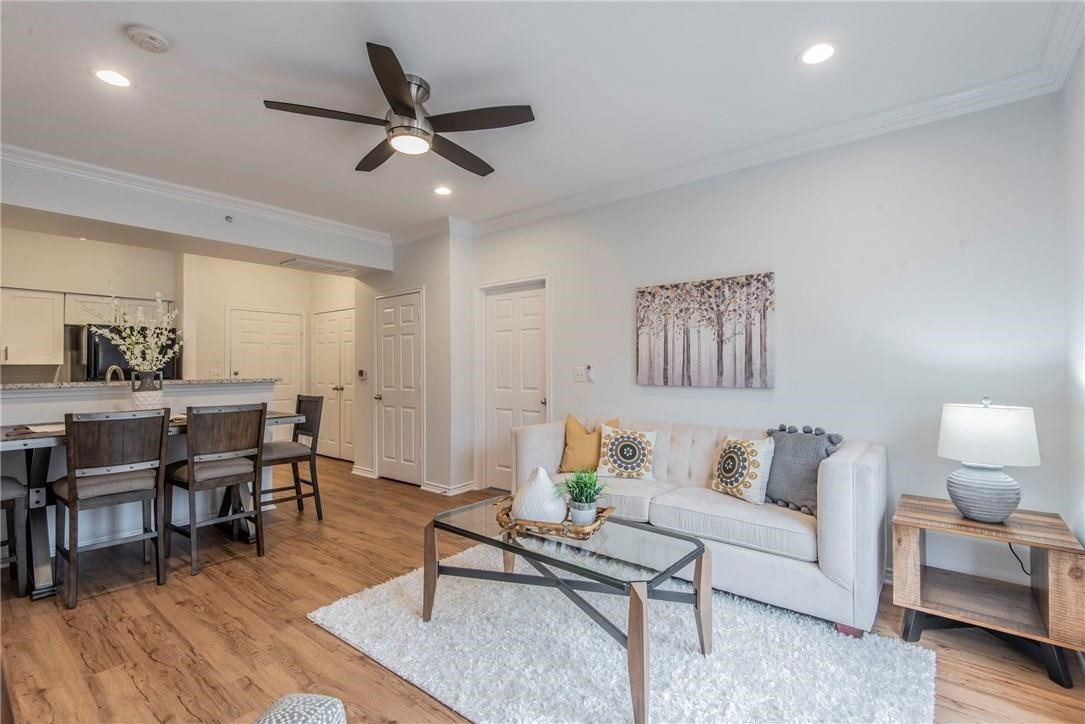 3102 Kings Road 2304