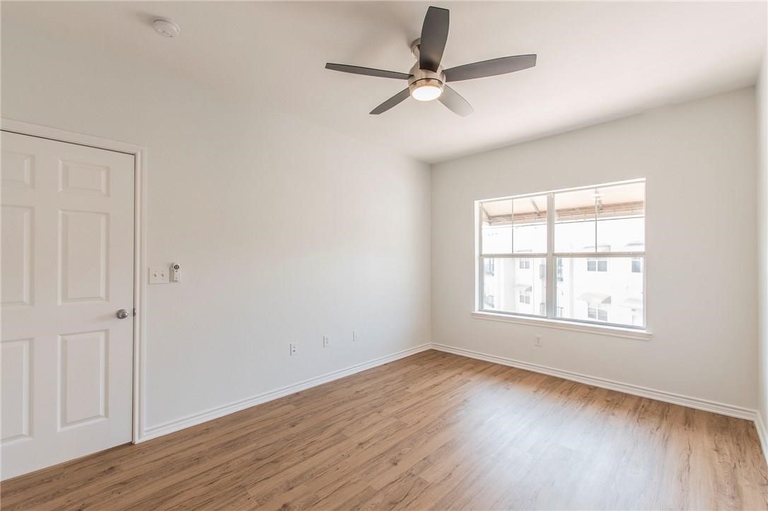 3102 Kings Road 2304