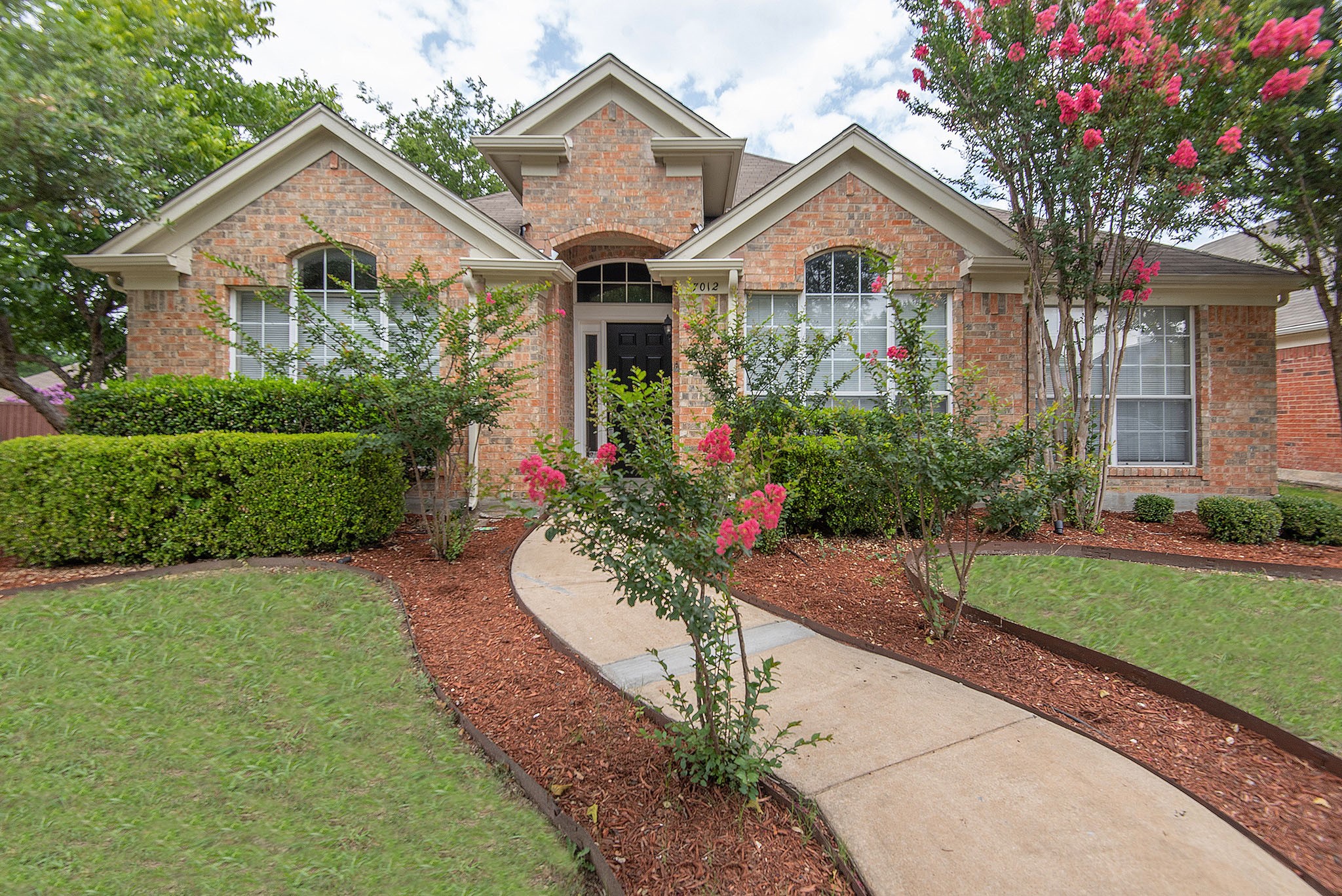 7012 Chateau Drive