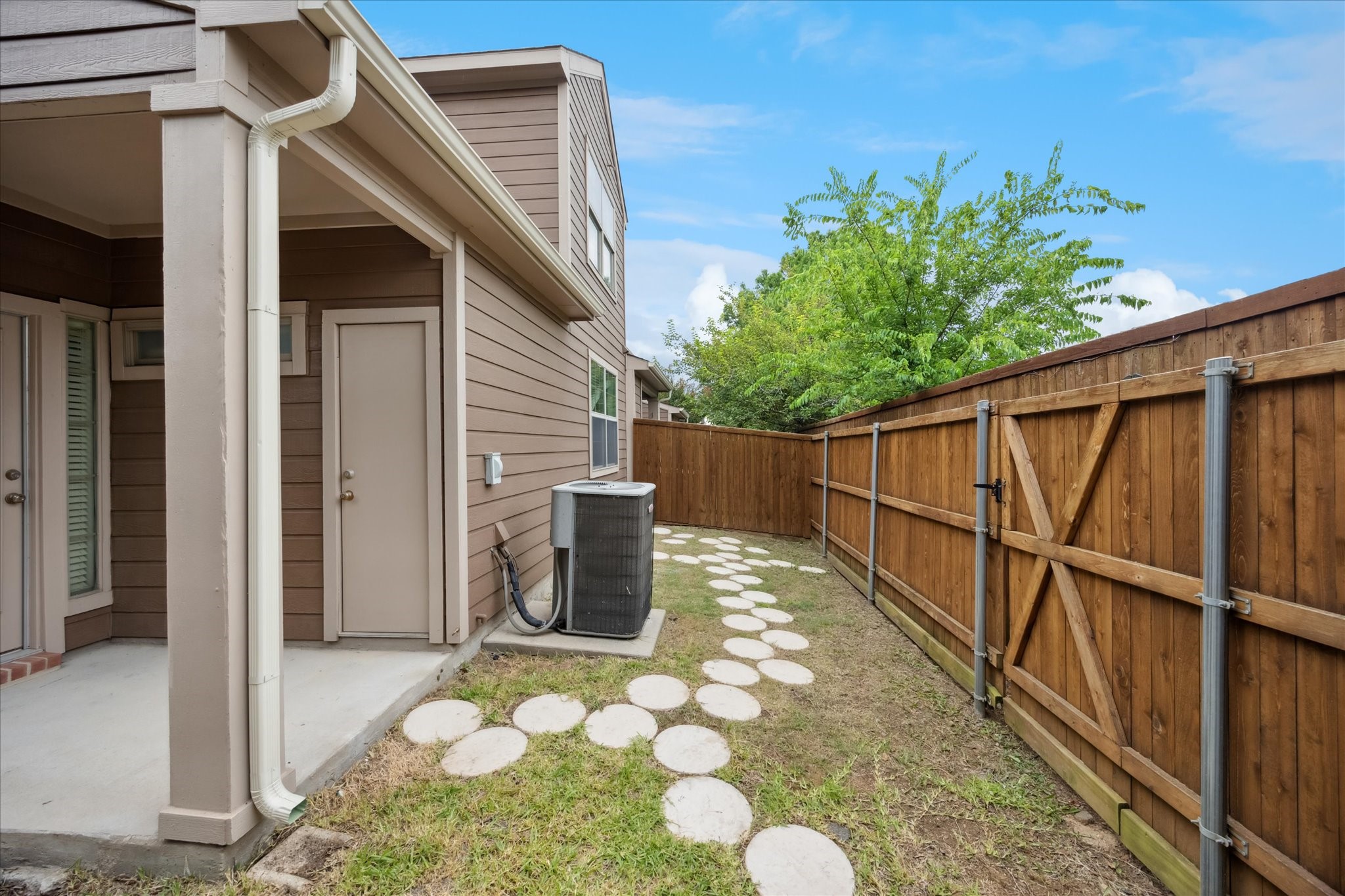 2292 Fletcher Trail