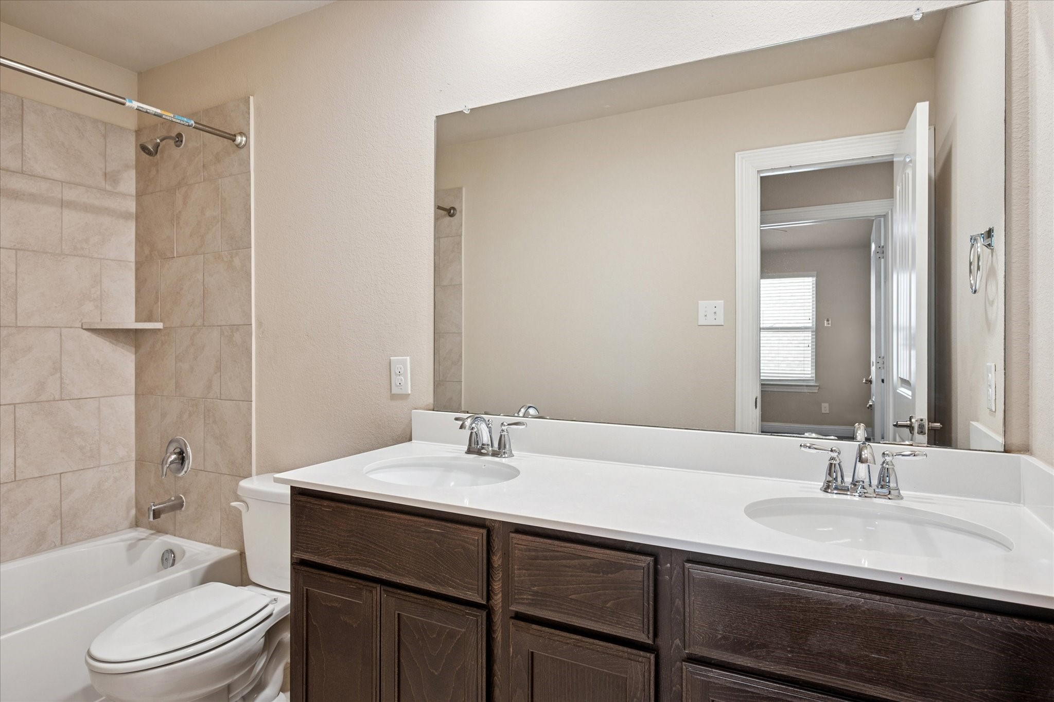 3413 Collingham Street