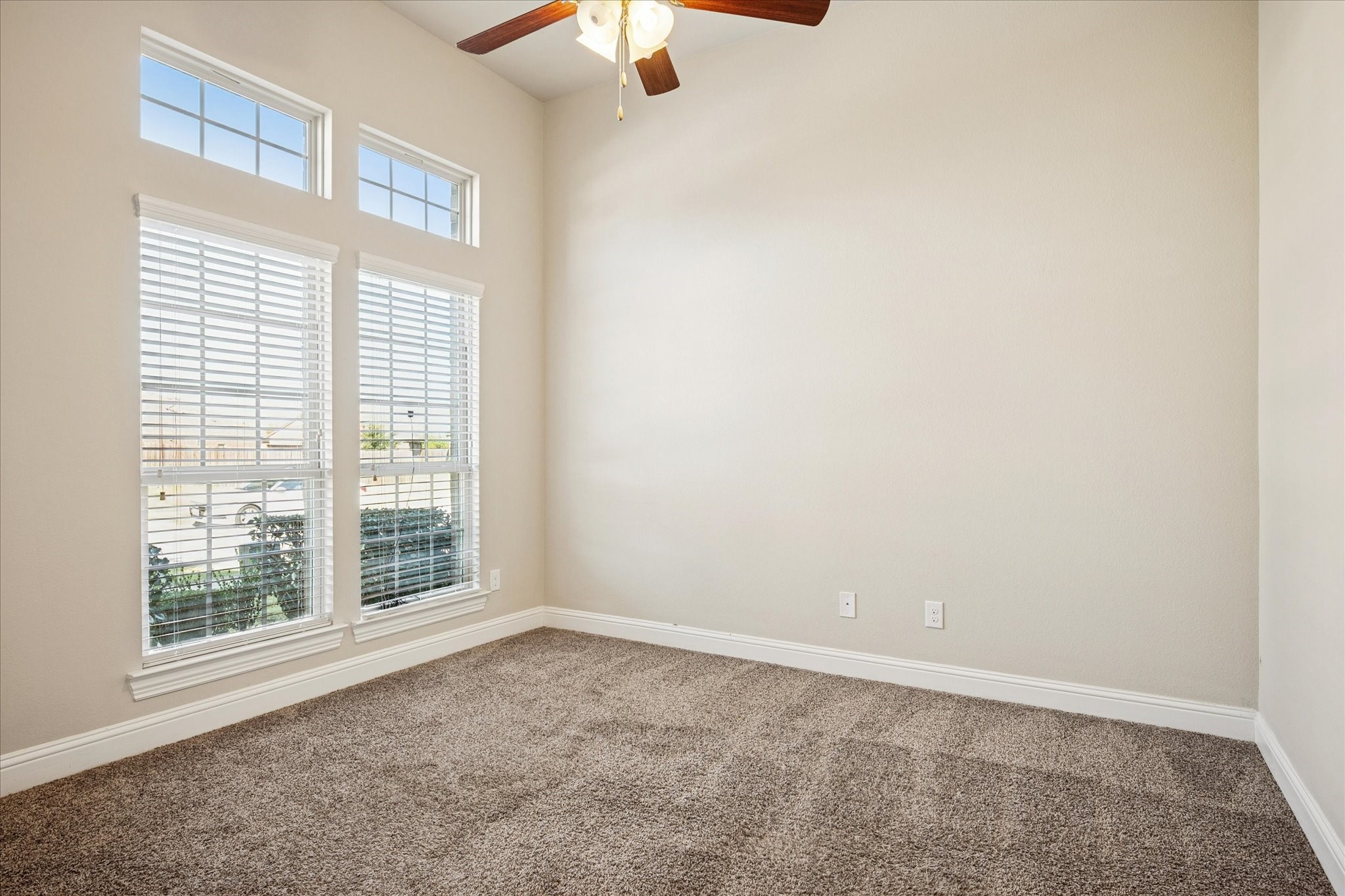 3413 Collingham Street