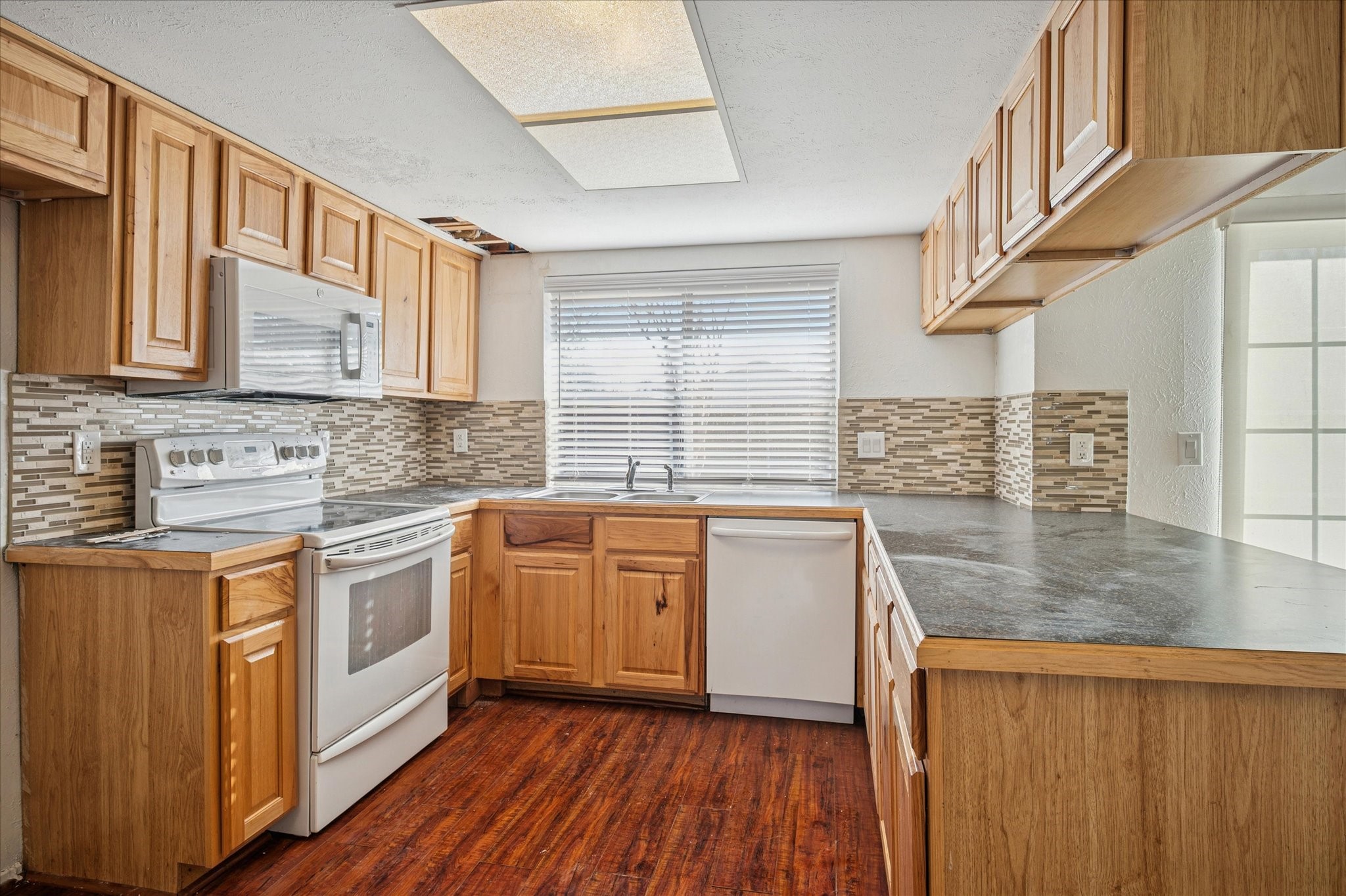 2804 Royal oaks Drive