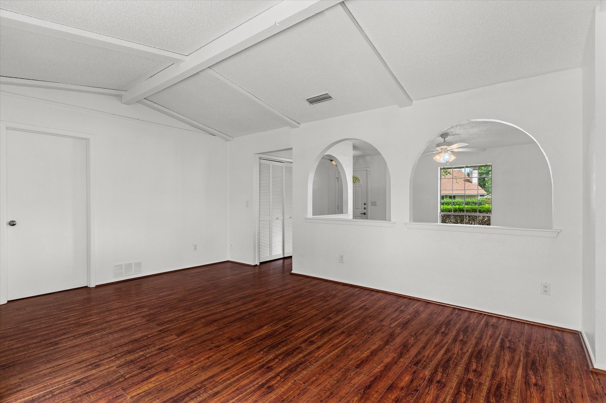 2804 Royal oaks Drive