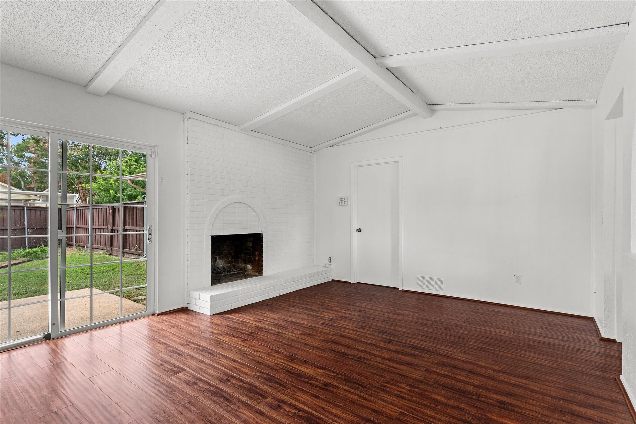 2804 Royal oaks Drive