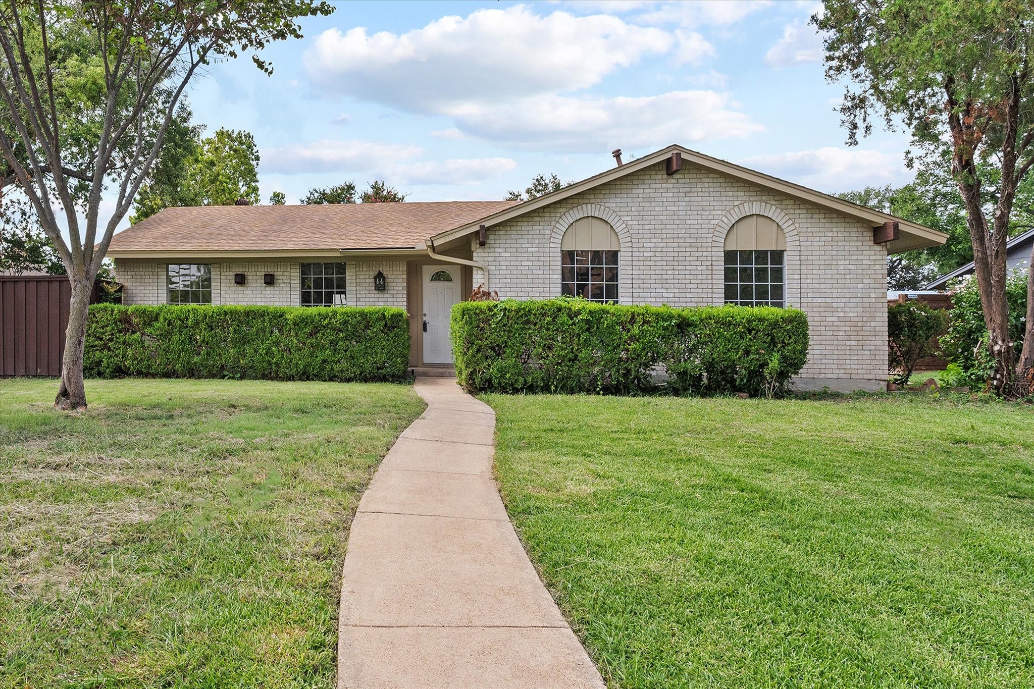 2804 Royal oaks Drive