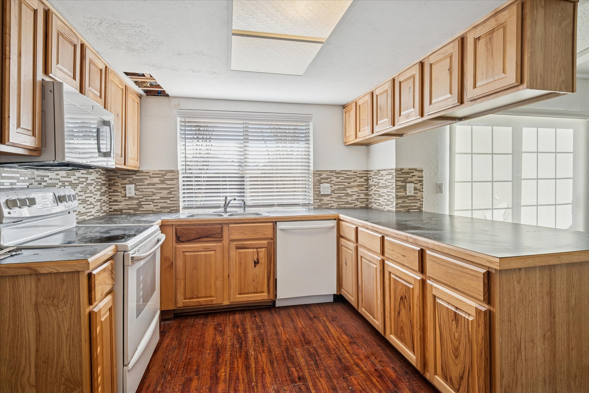 2804 Royal oaks Drive