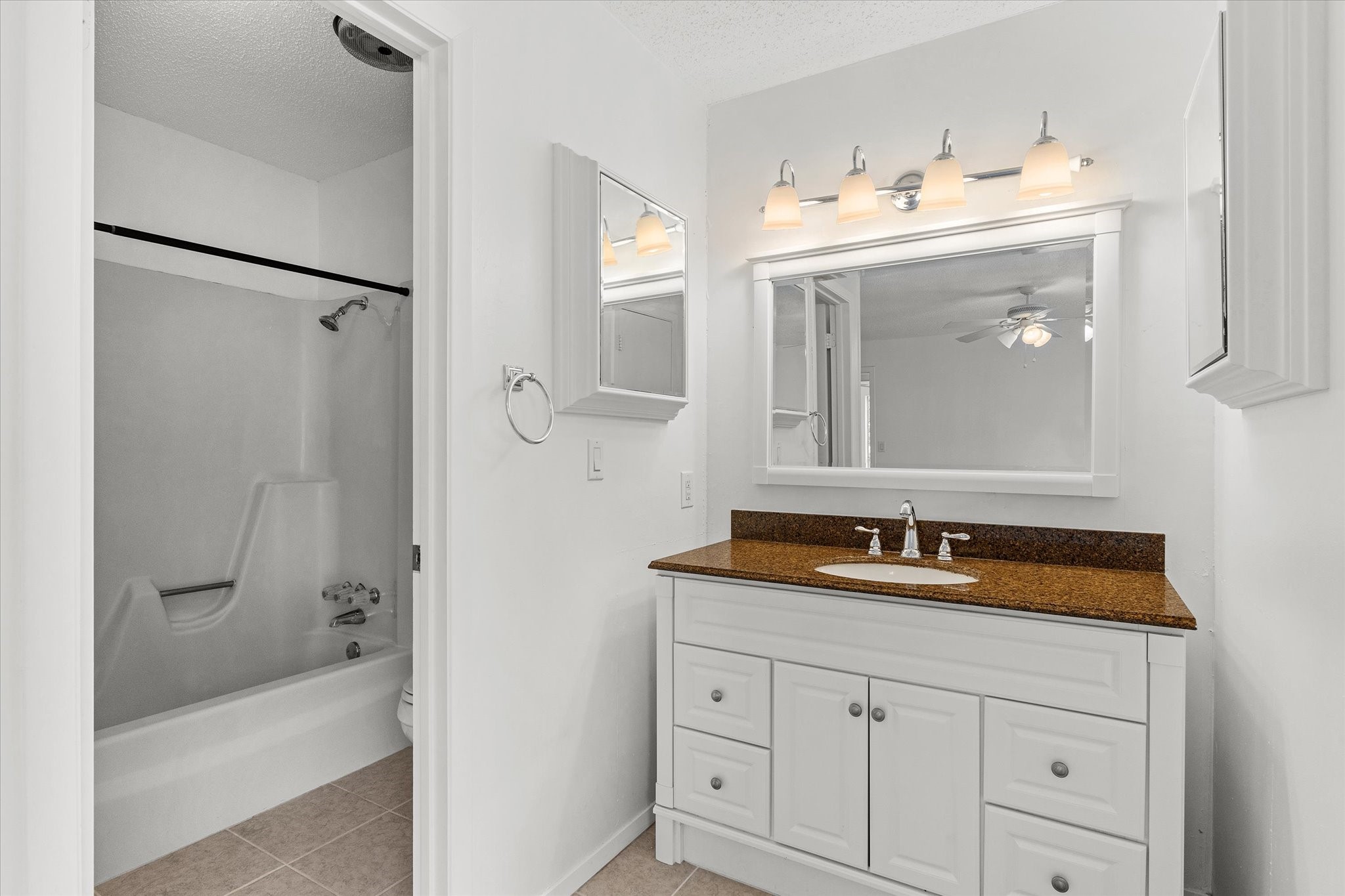 2804 Royal oaks Drive