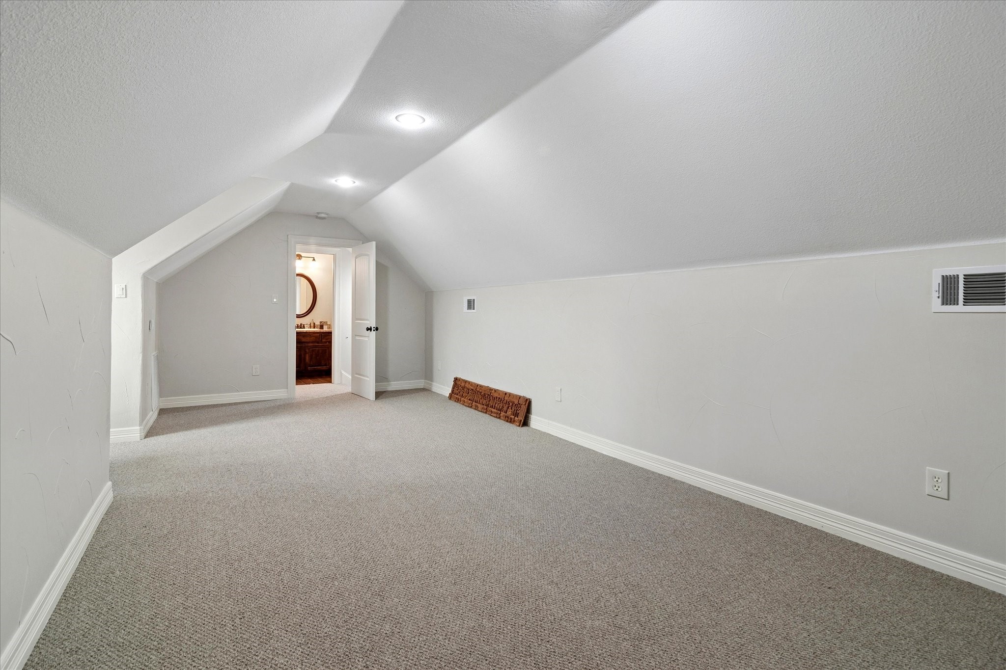 2928 Overland Trail