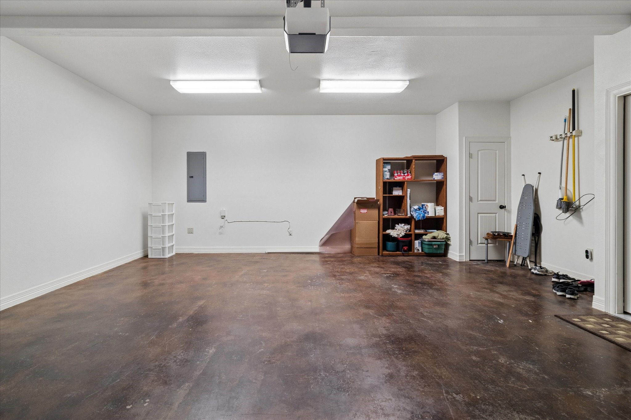 2928 Overland Trail