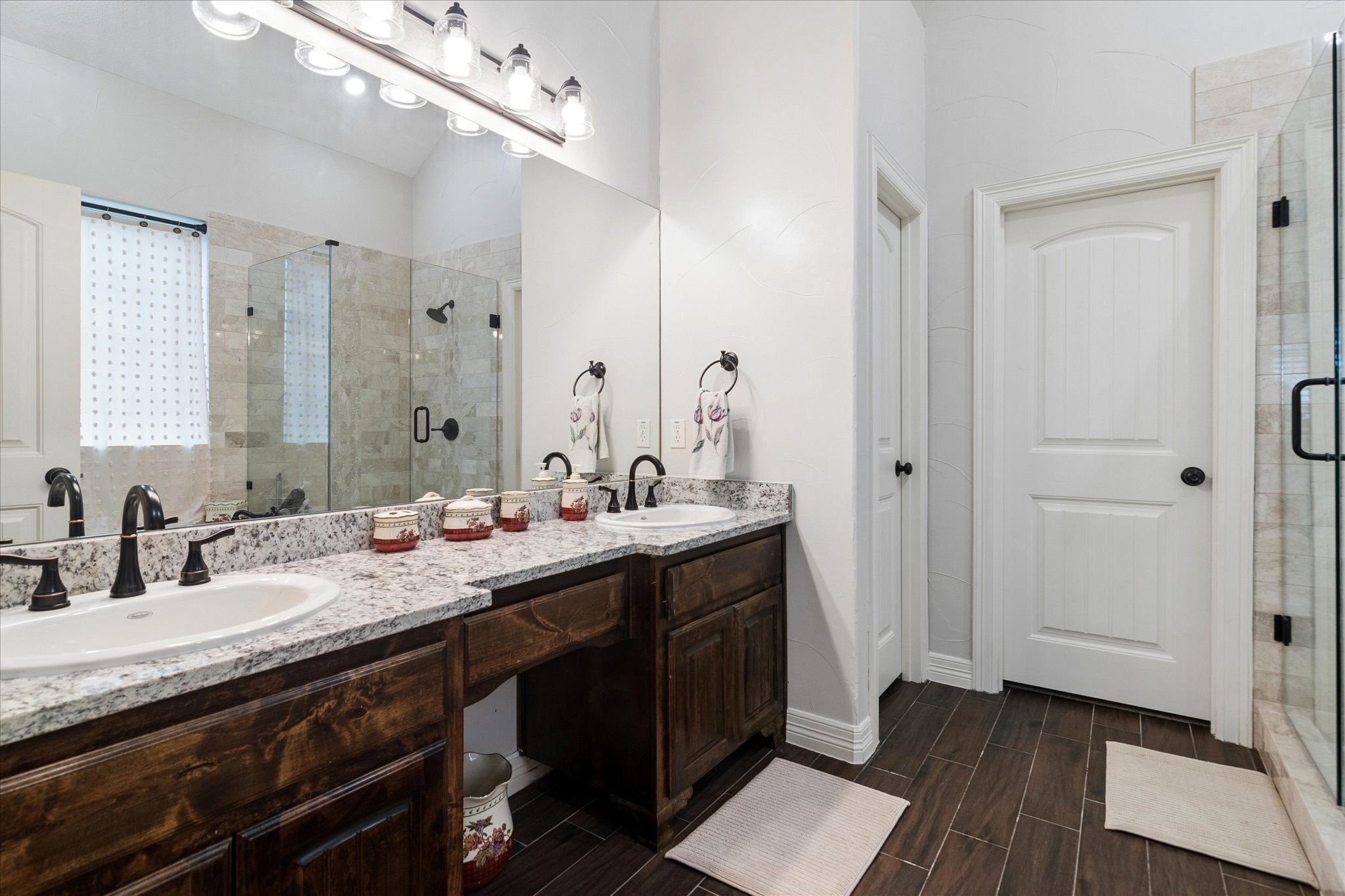 2928 Overland Trail