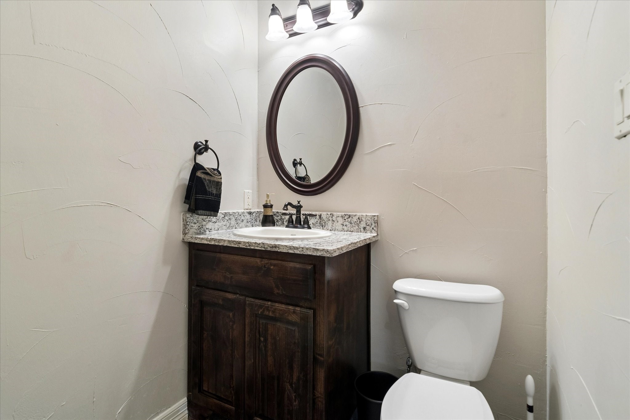 2928 Overland Trail