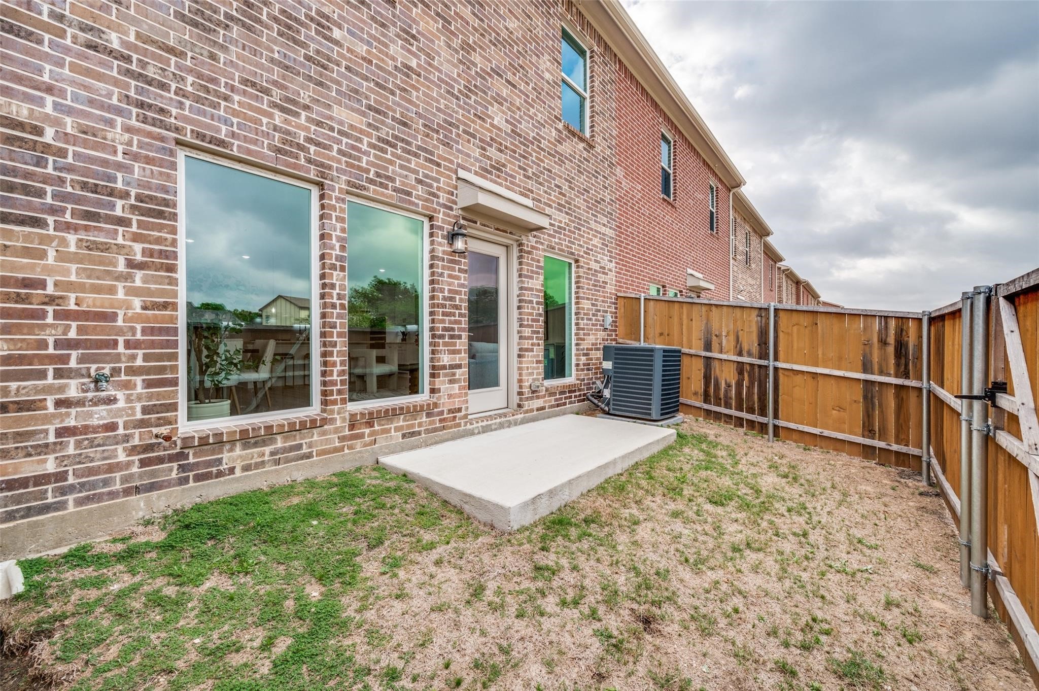 5609 Woodlands Drive