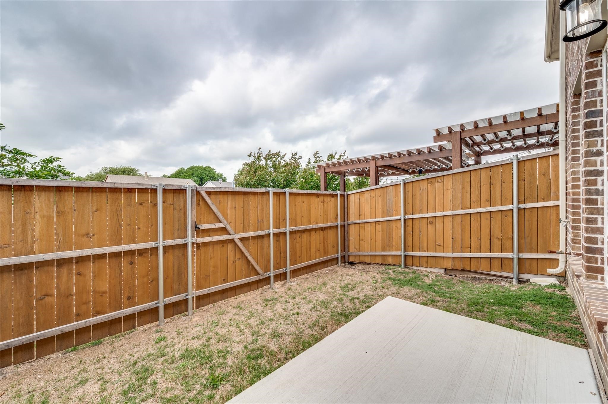 5609 Woodlands Drive