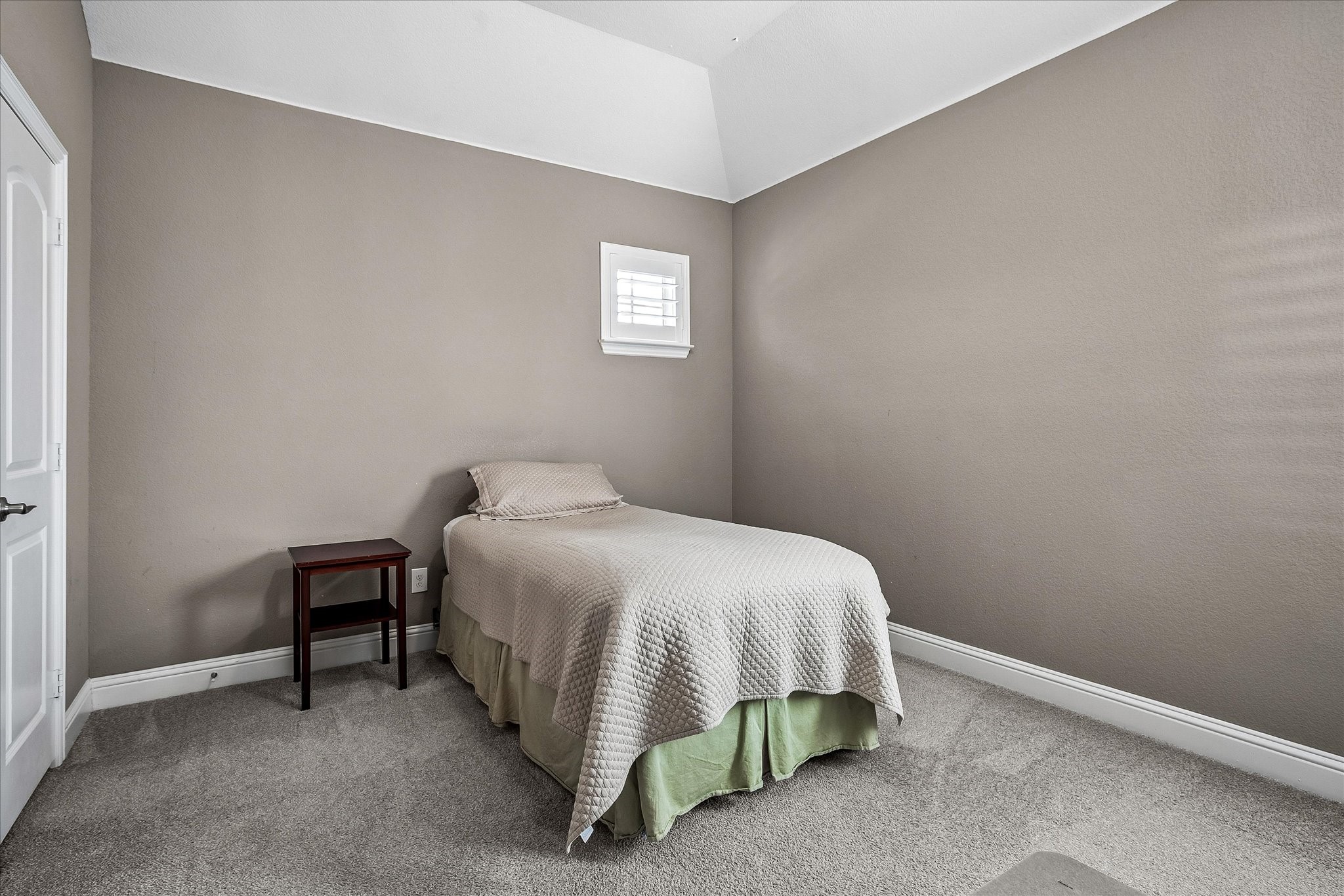 12950 Allenwood Avenue