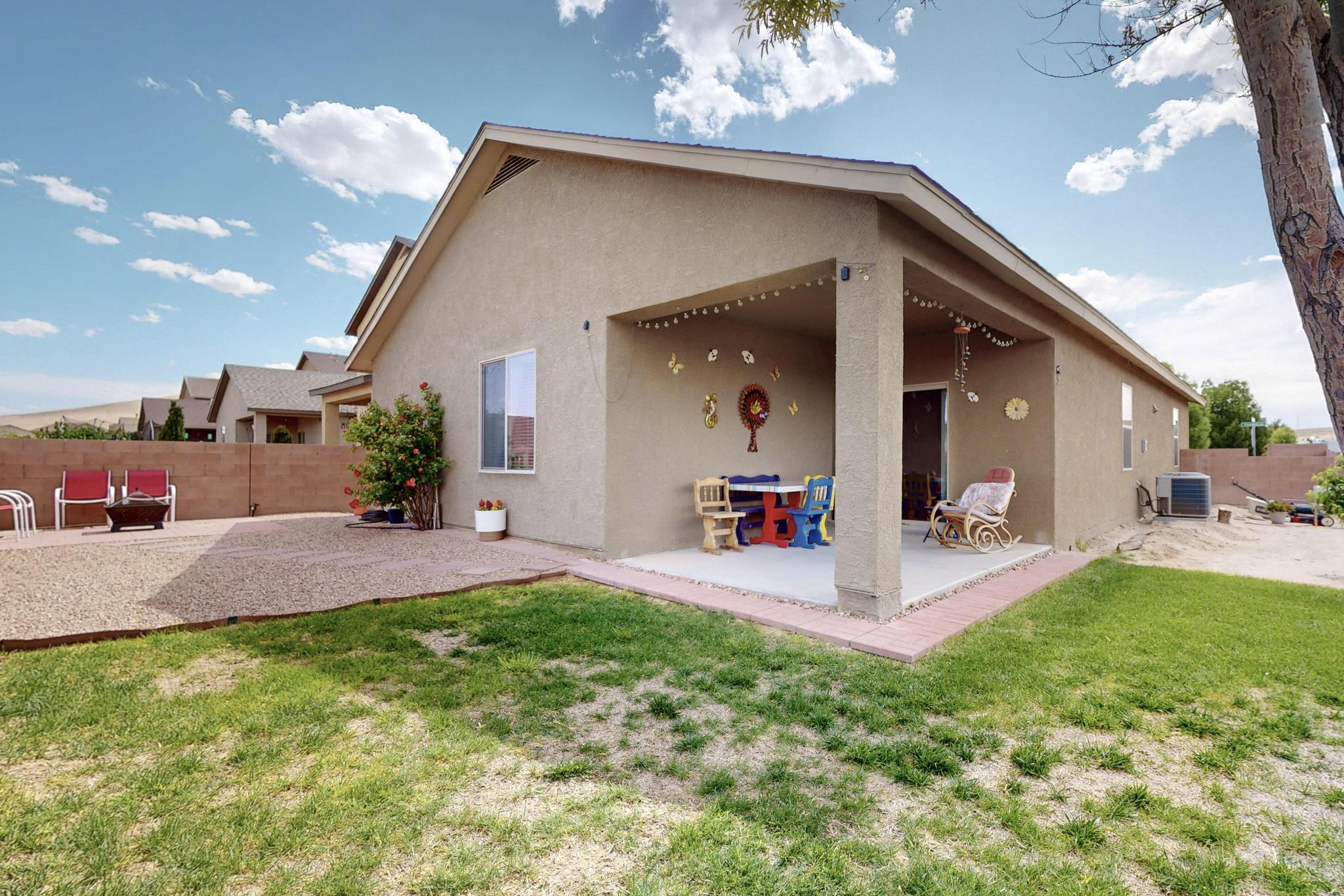 1748 CHISHOLM Trail NE