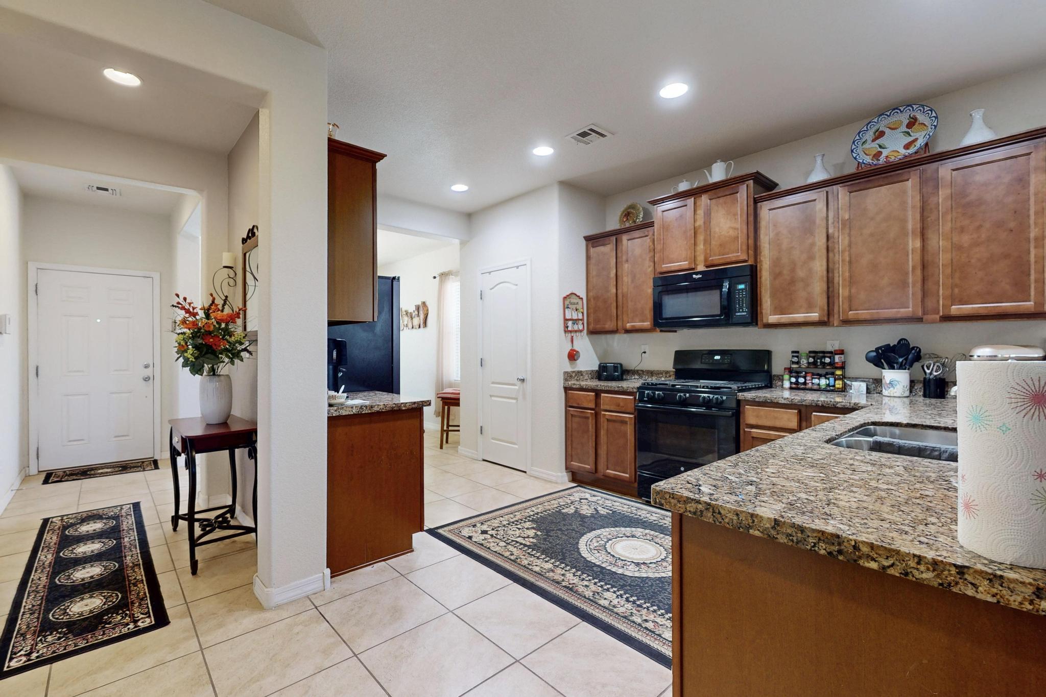 1748 CHISHOLM Trail NE