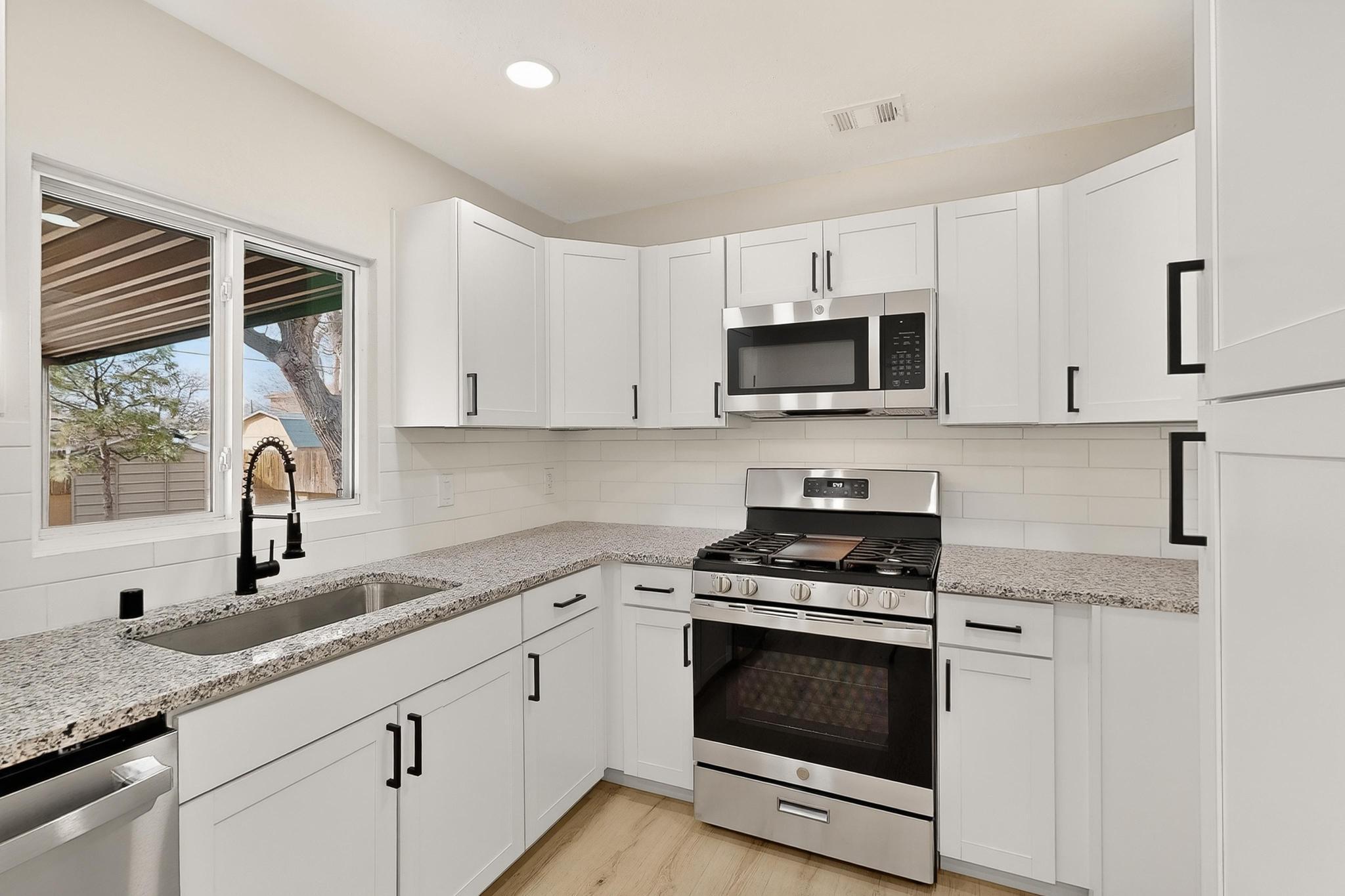 1501 Espejo Street NE