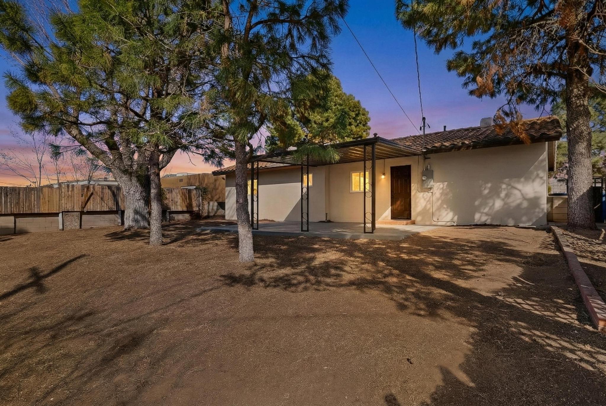 1501 Espejo Street NE