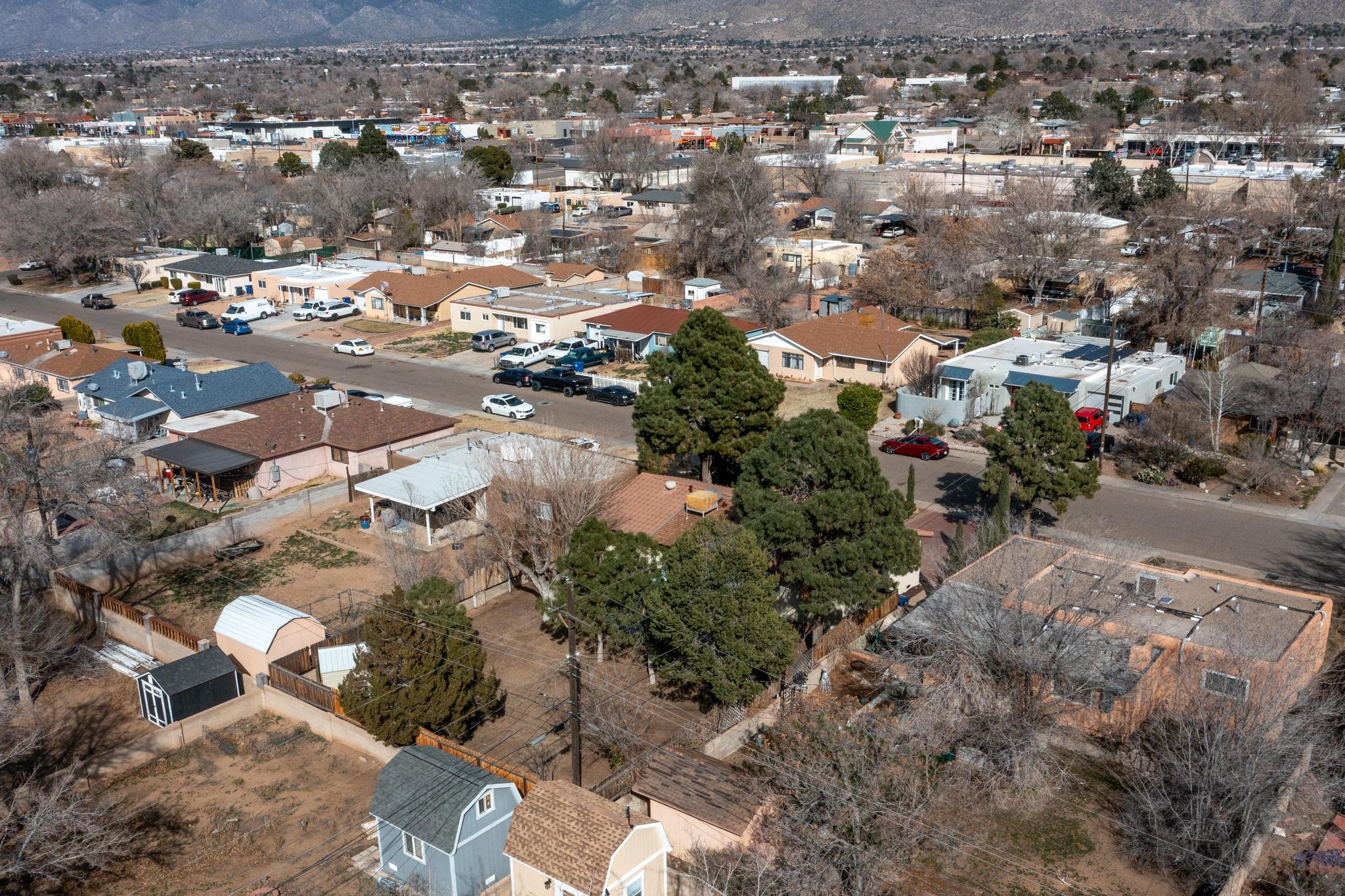 1501 Espejo Street NE