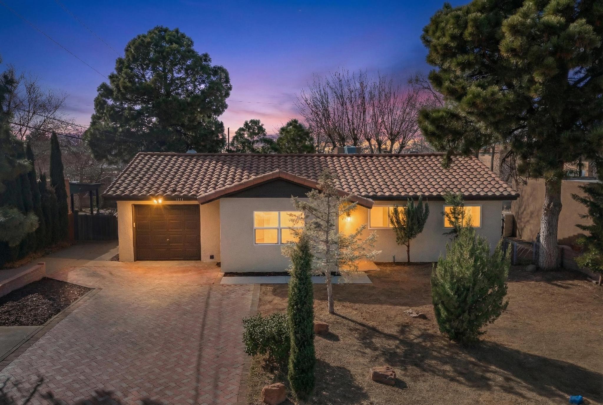 1501 Espejo Street NE