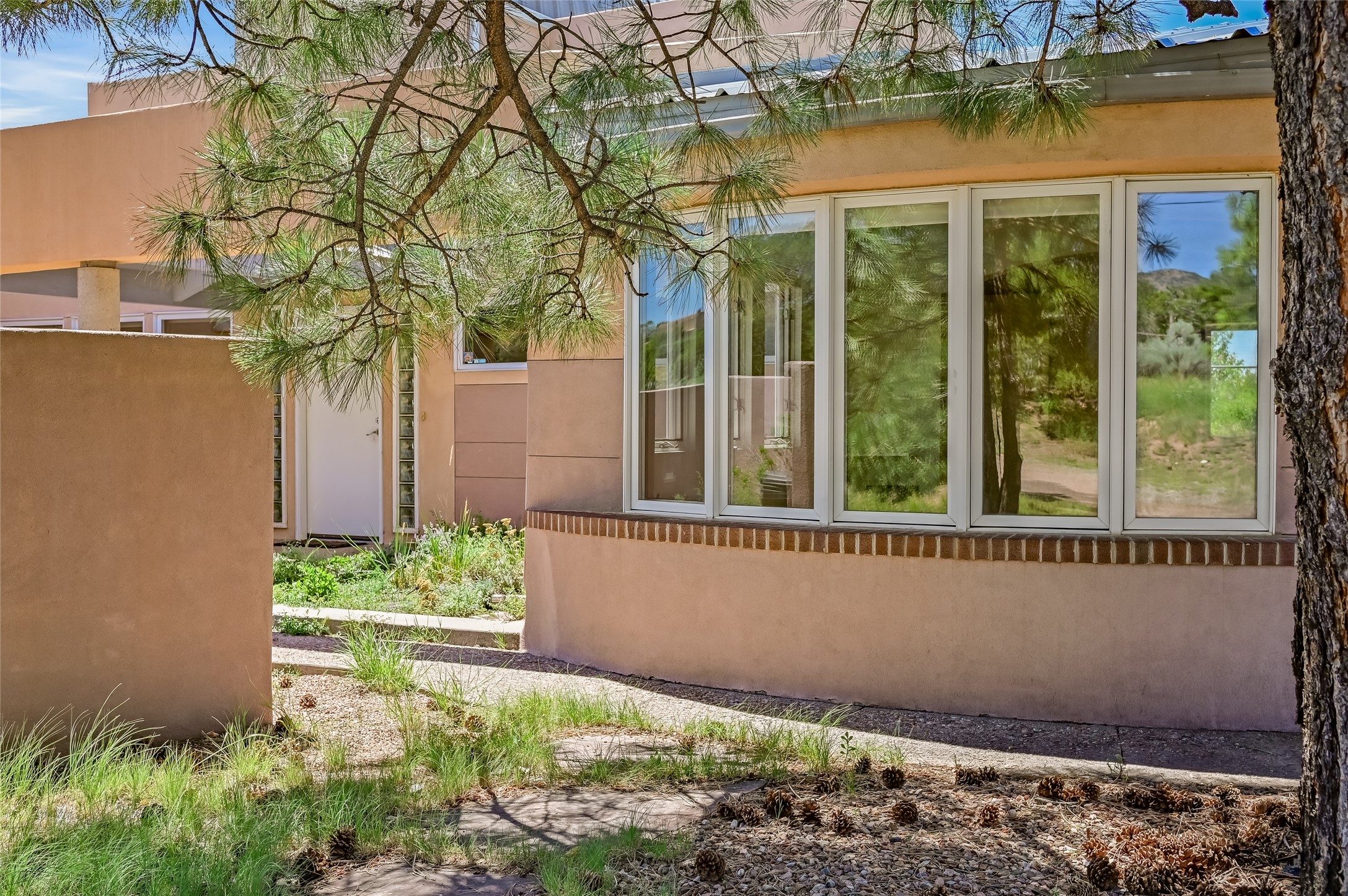 2340 Botulph Road