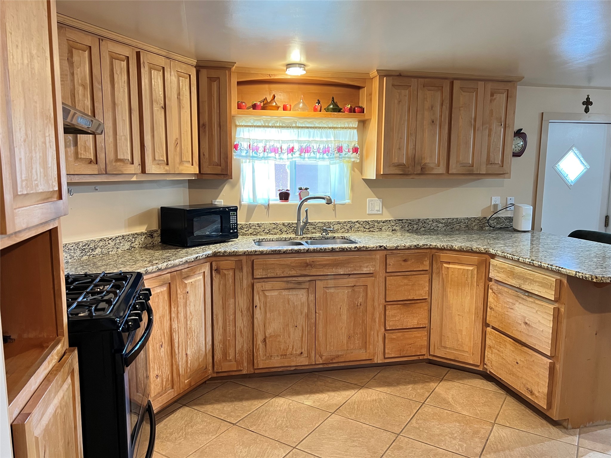 6487 Calle Kryshanna