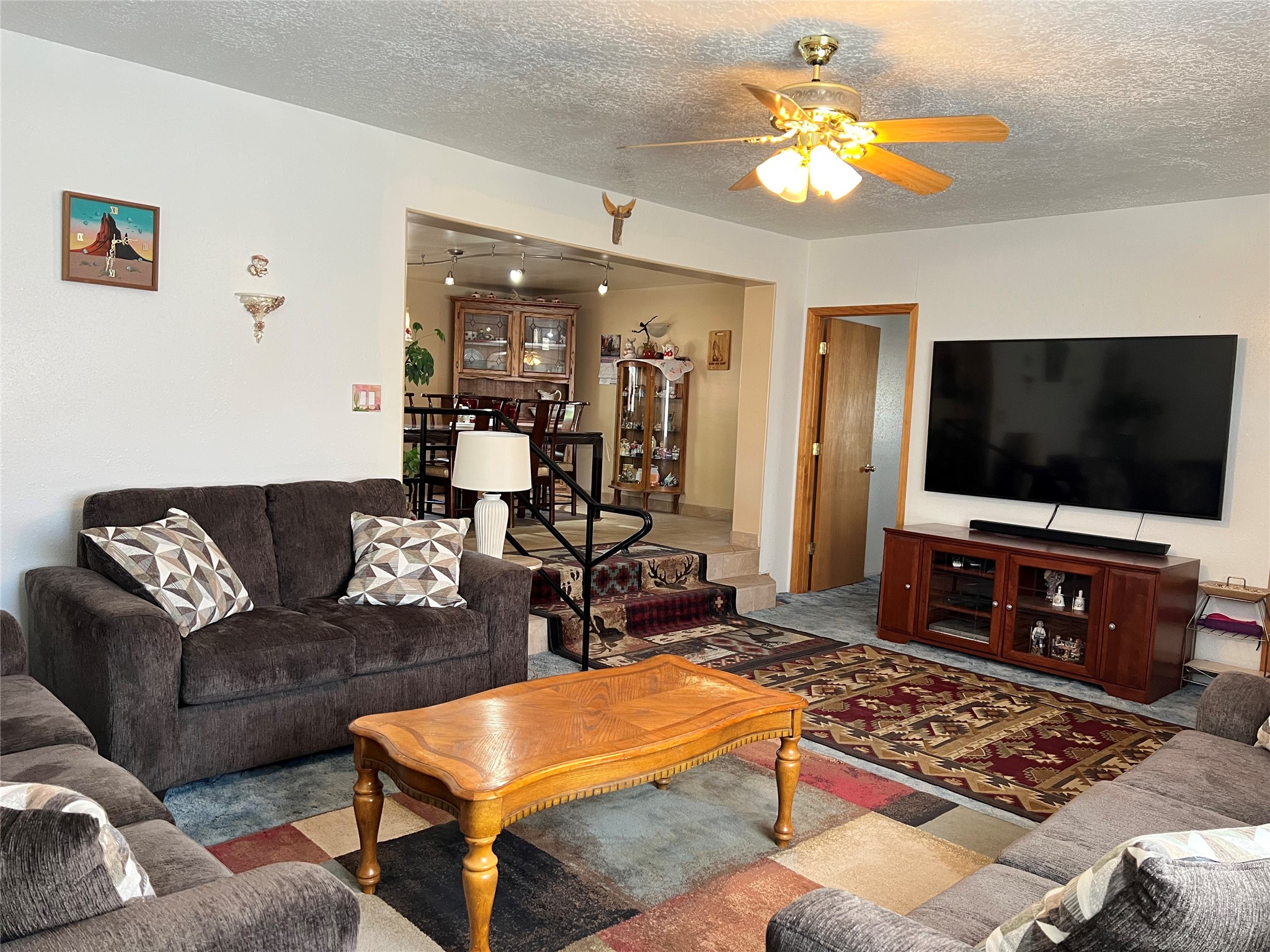 6487 Calle Kryshanna
