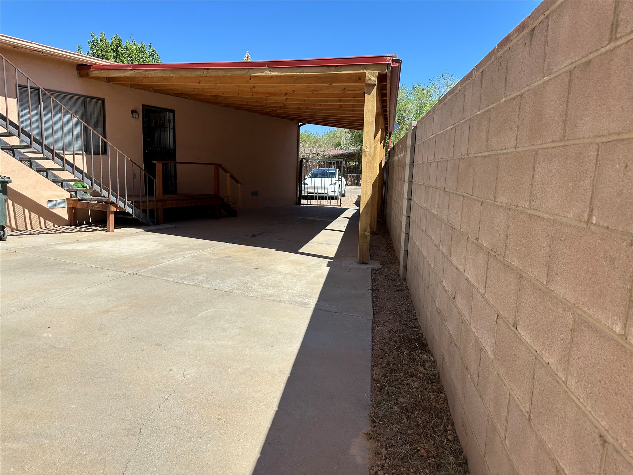 6487 Calle Kryshanna