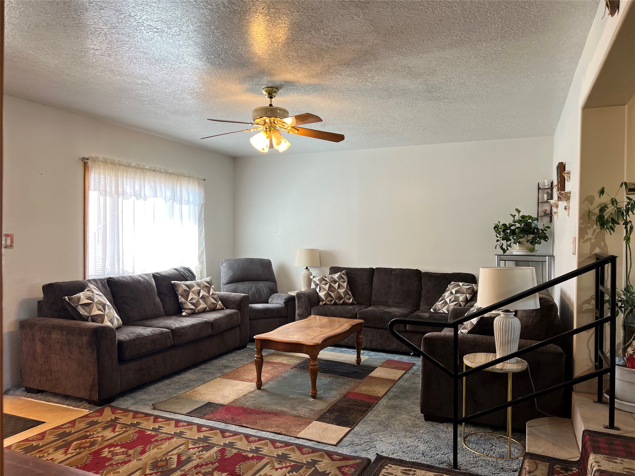 6487 Calle Kryshanna