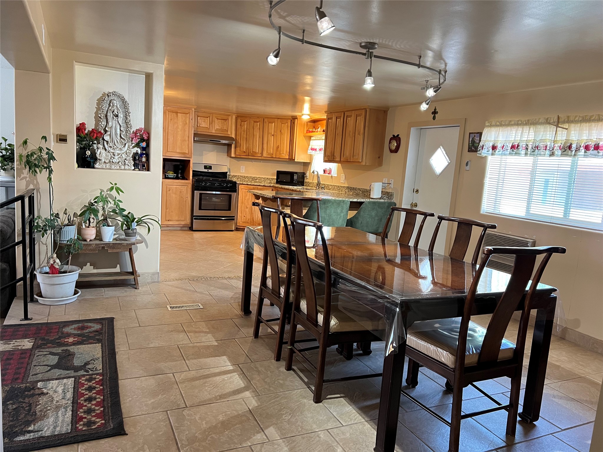 6487 Calle Kryshanna