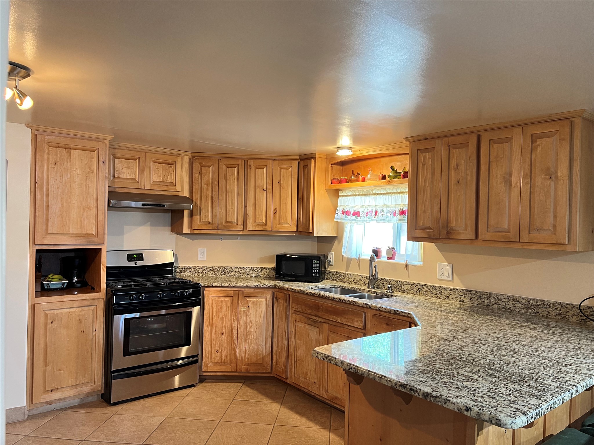 6487 Calle Kryshanna