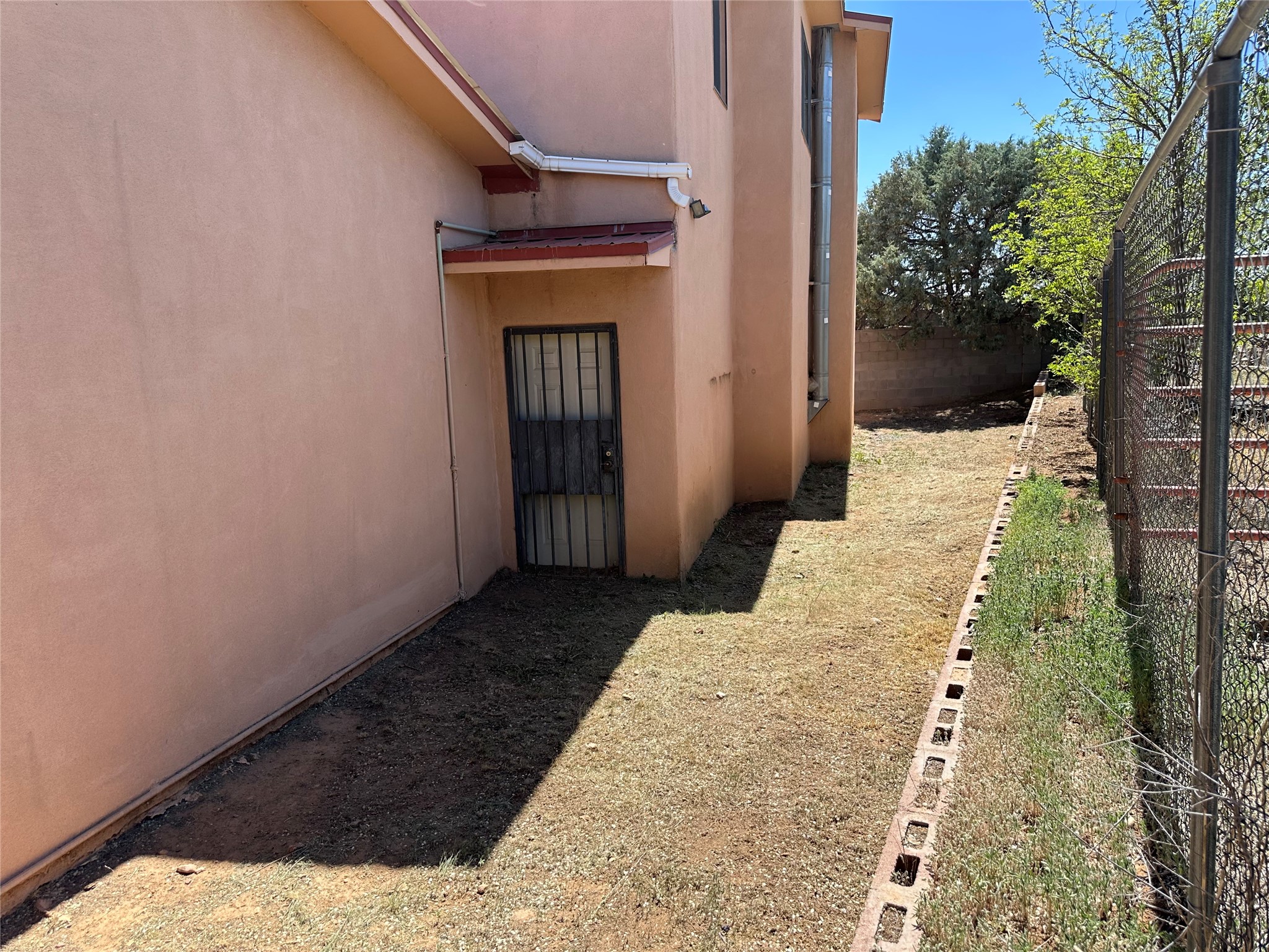 6487 Calle Kryshanna