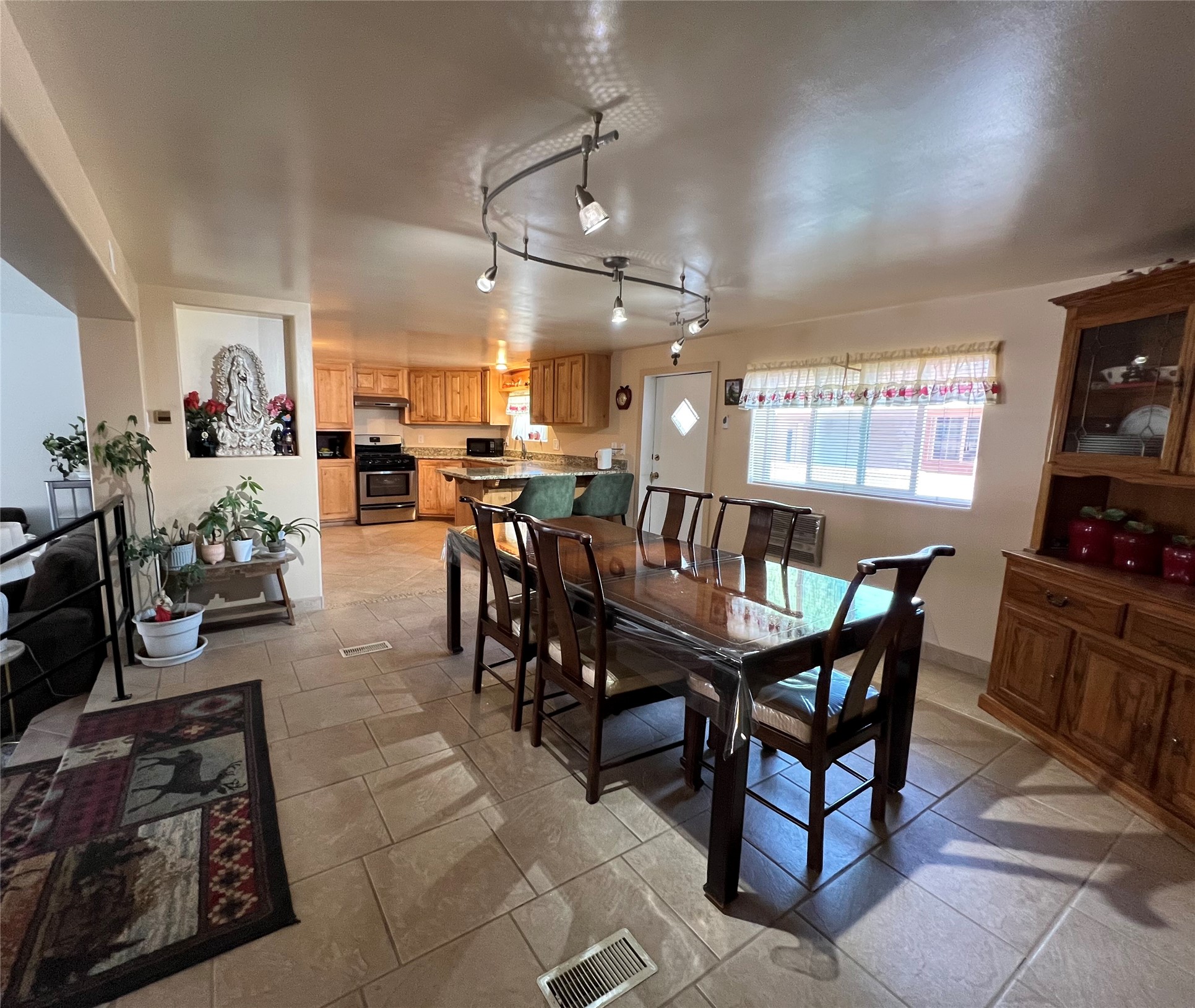 6487 Calle Kryshanna