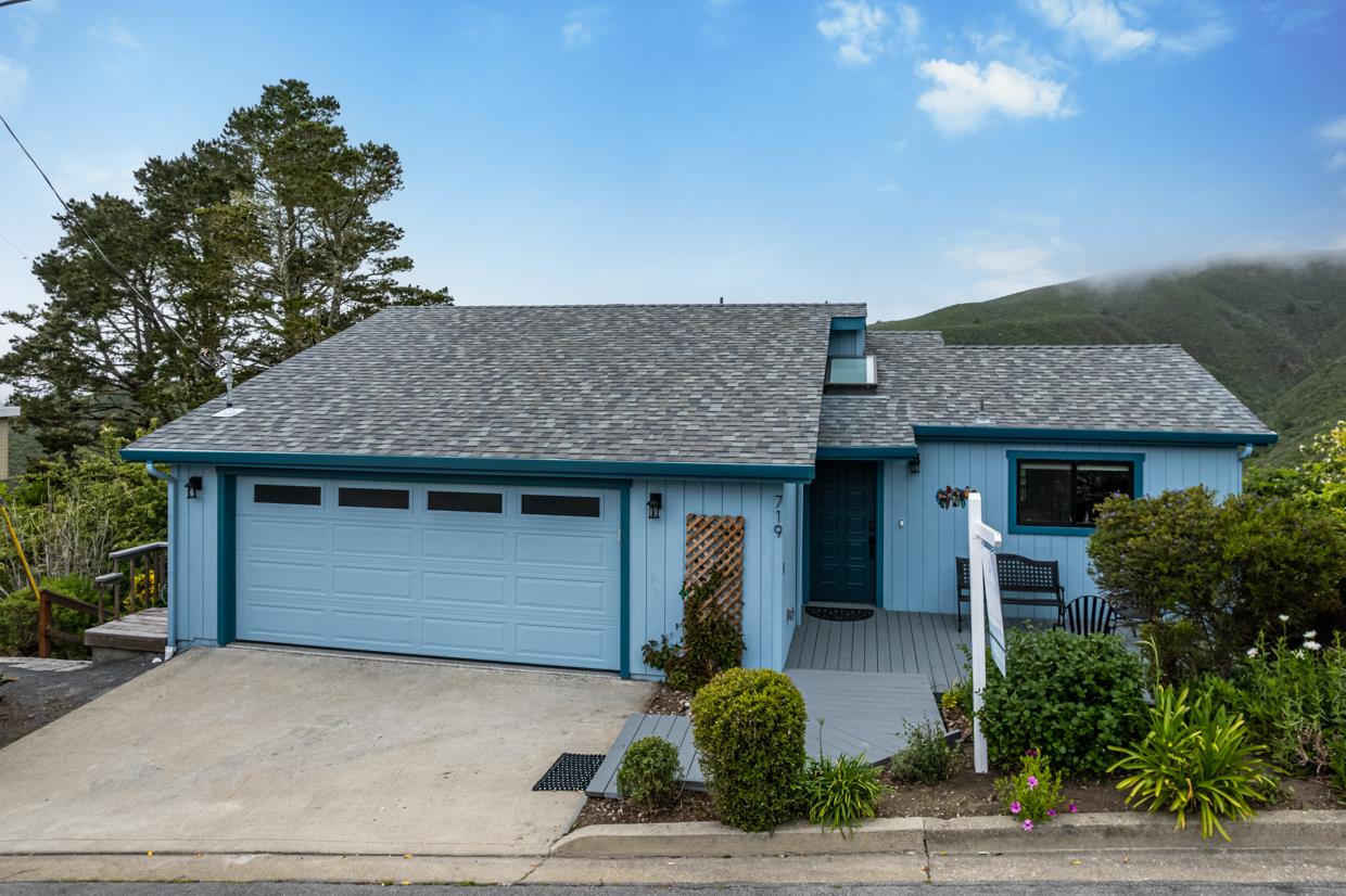 719 El Granada Boulevard