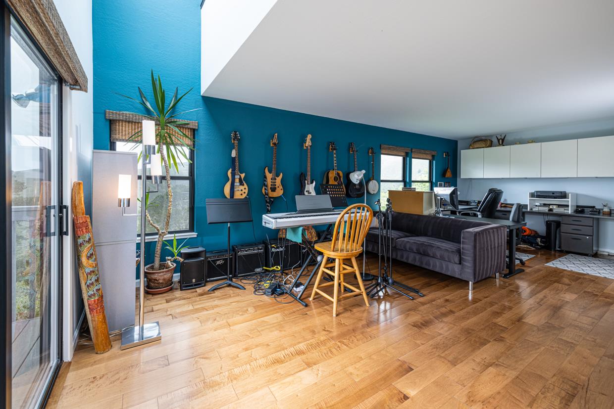 719 El Granada Boulevard