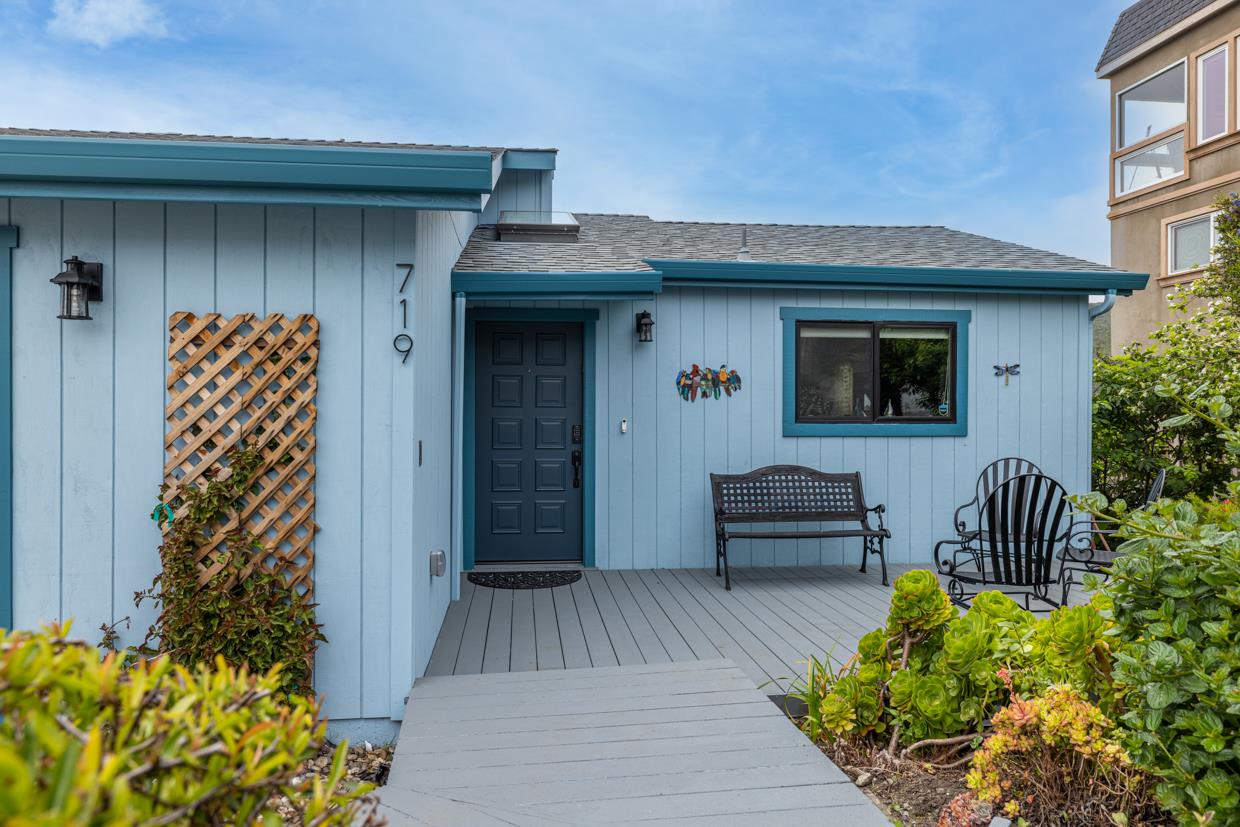 719 El Granada Boulevard