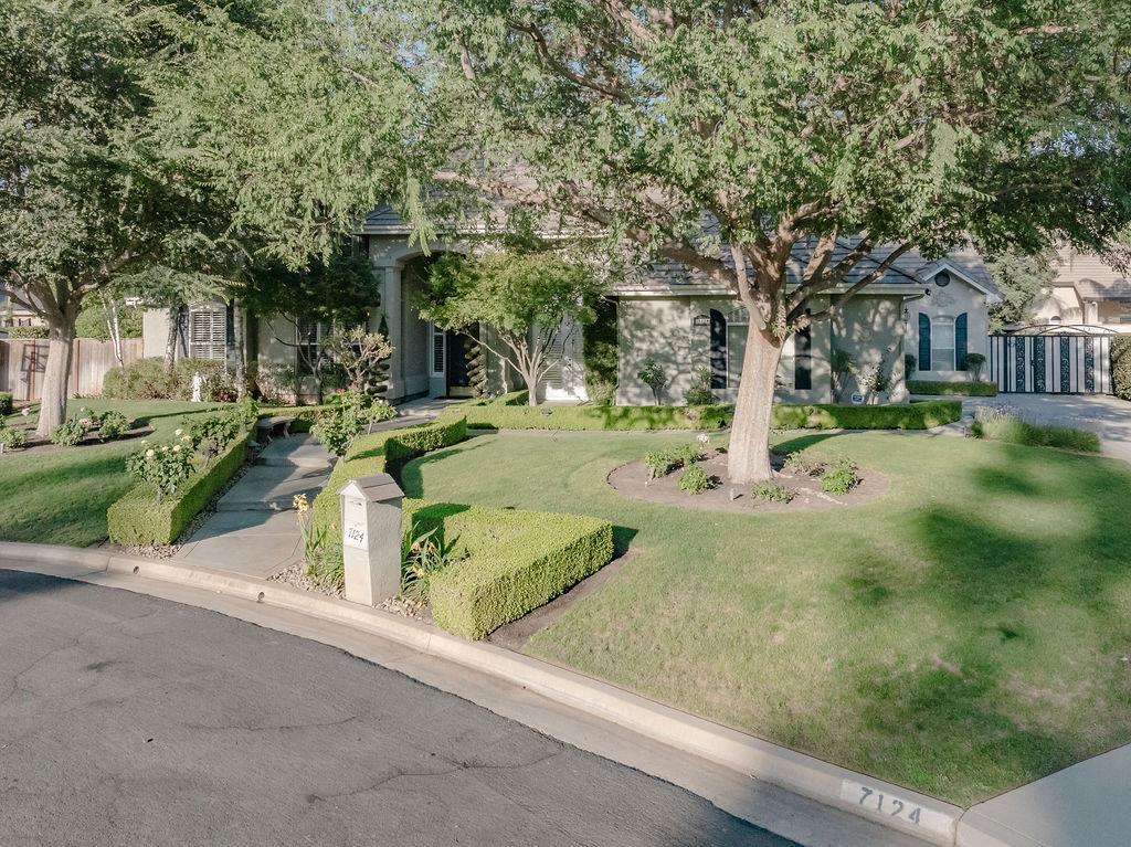 7124 N Forkner