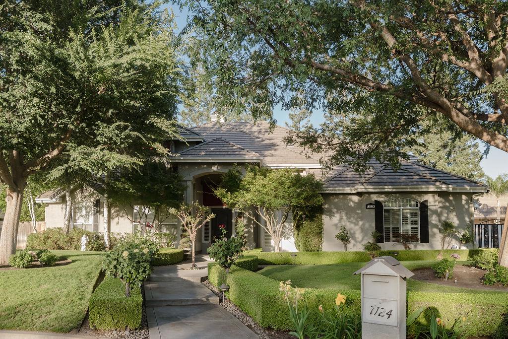 7124 N Forkner