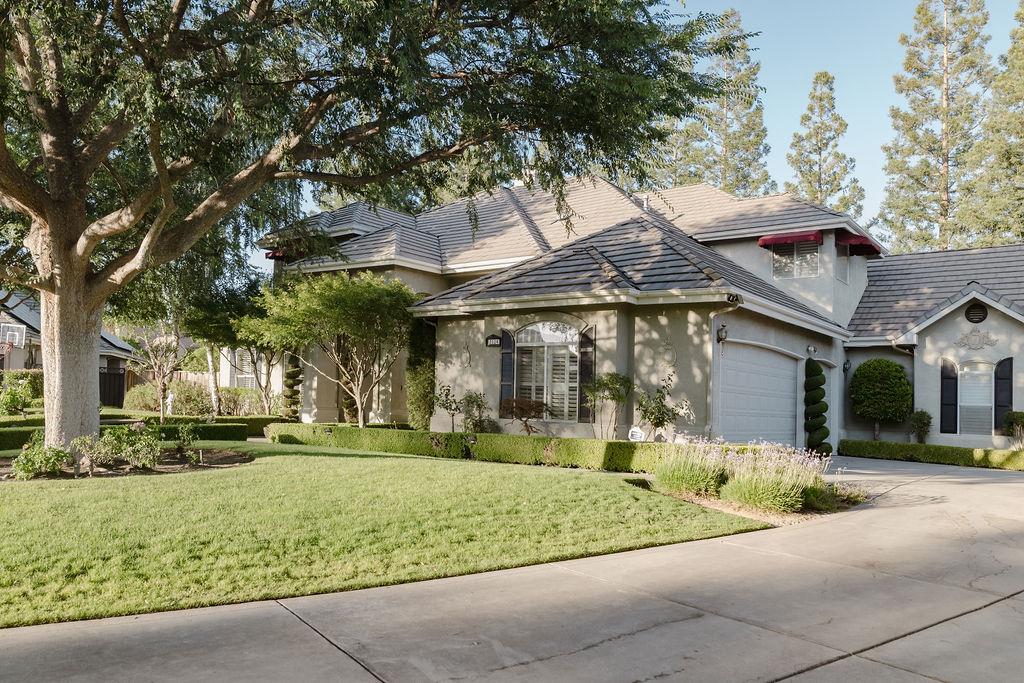 7124 N Forkner