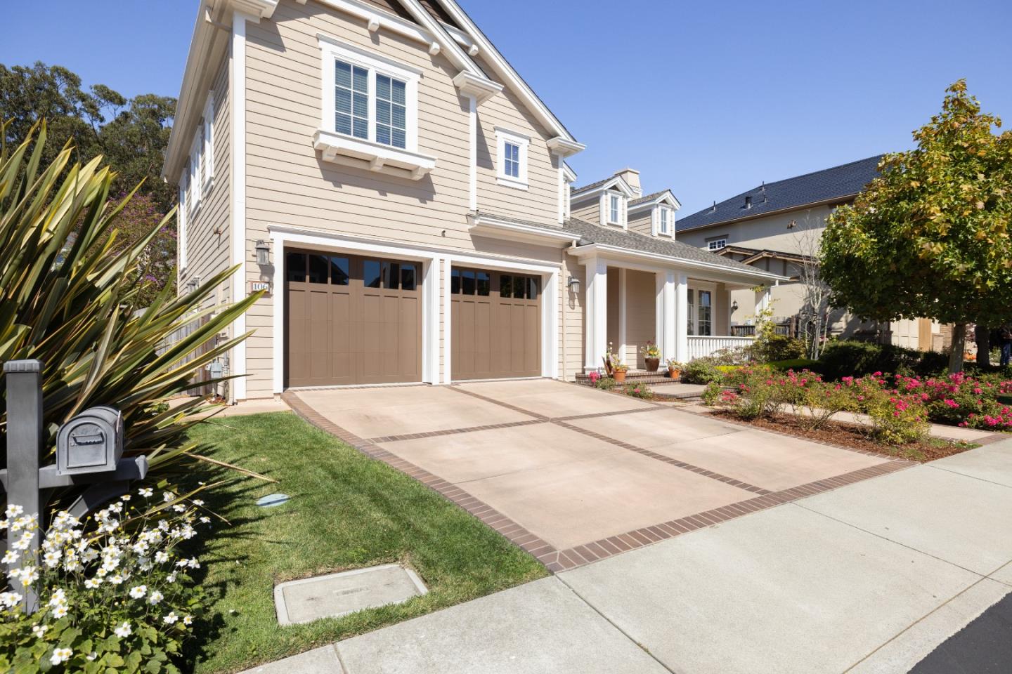 106 Carnoustie DR
