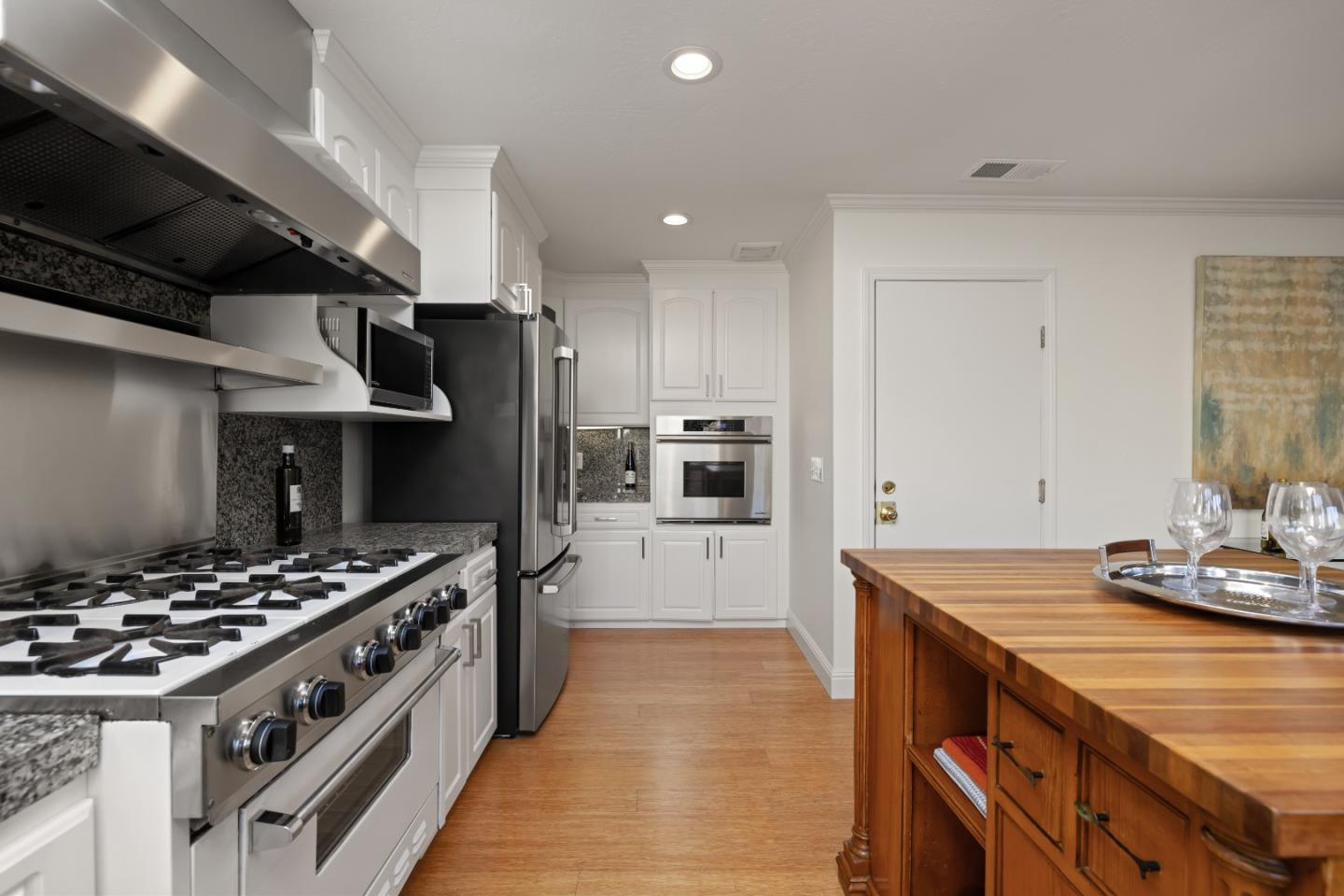 10 Judith CT