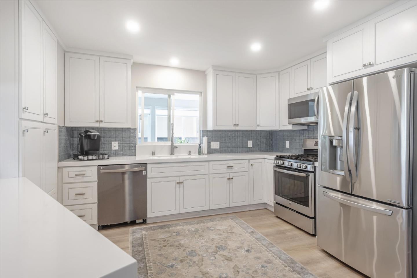 101 Creekside Drive Unit: 101