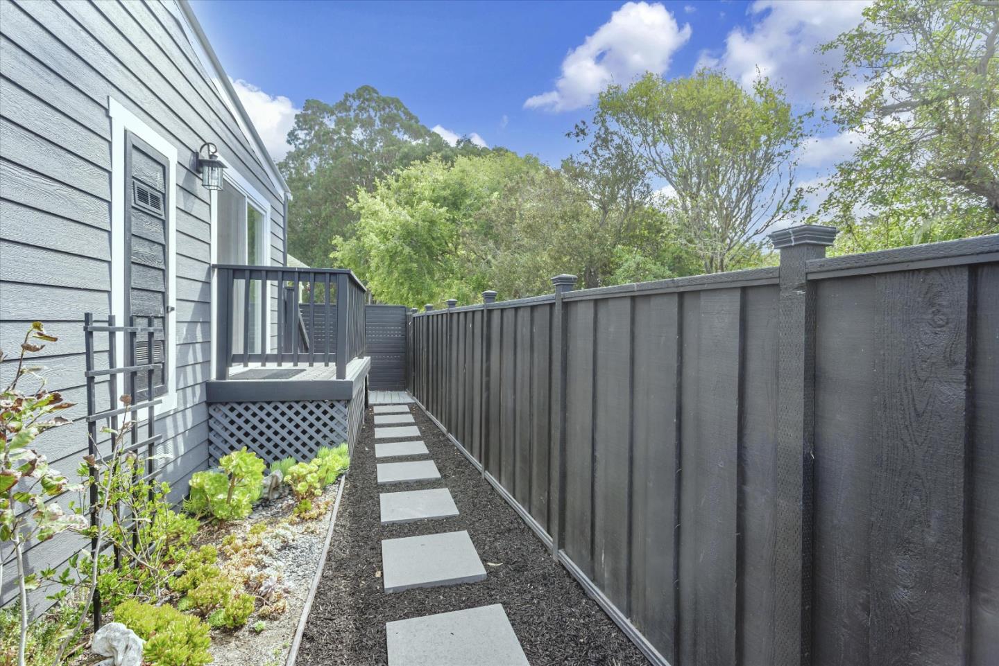 101 Creekside Drive Unit: 101