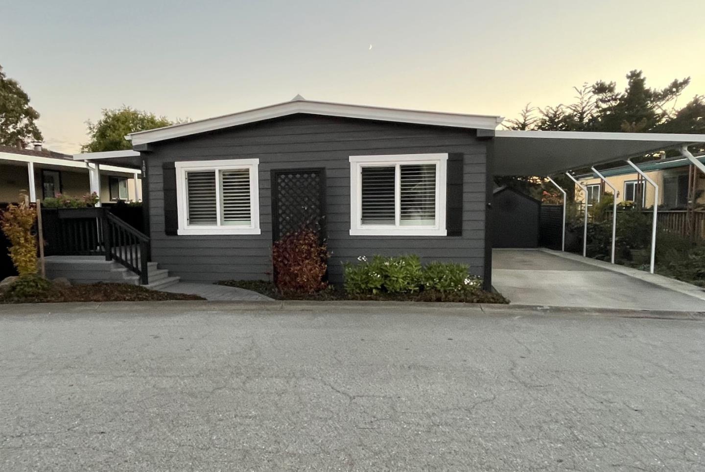 101 Creekside Drive Unit: 101