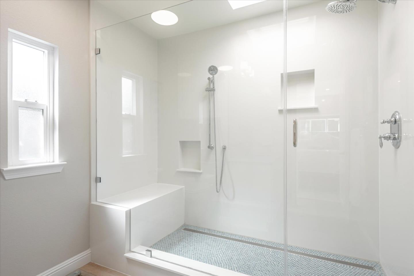 101 Creekside Drive Unit: 101