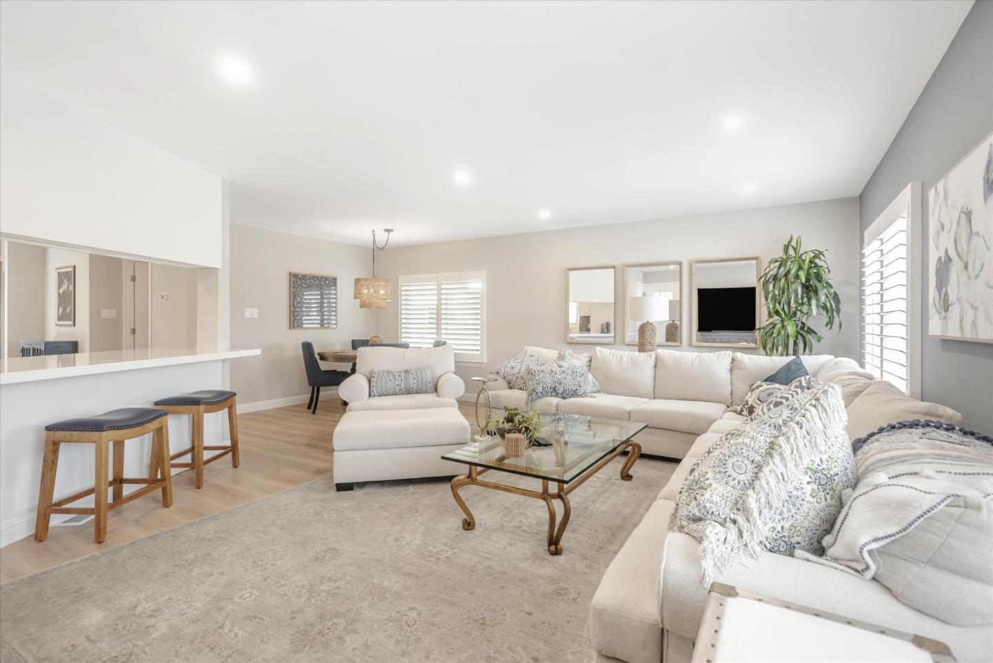 101 Creekside Drive Unit: 101